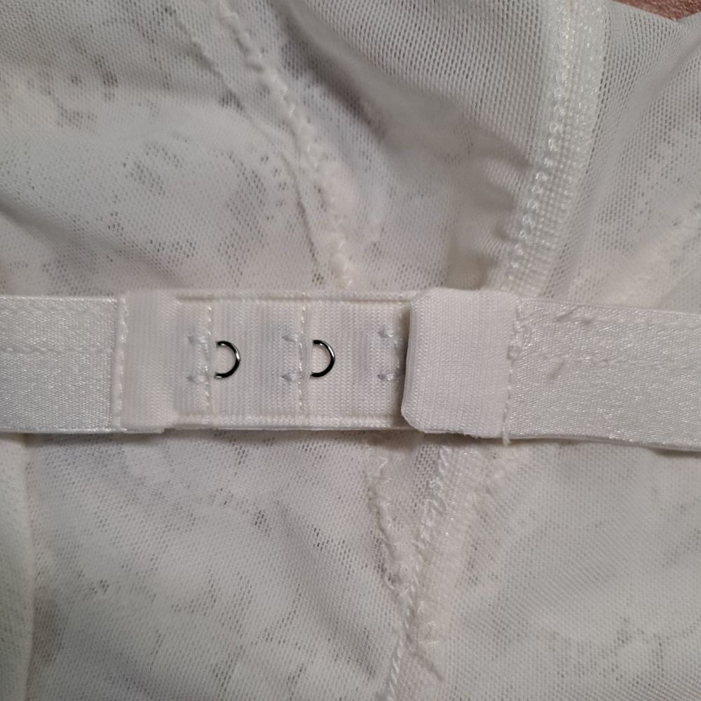 GUESS Bralette - Picture 4 of 6